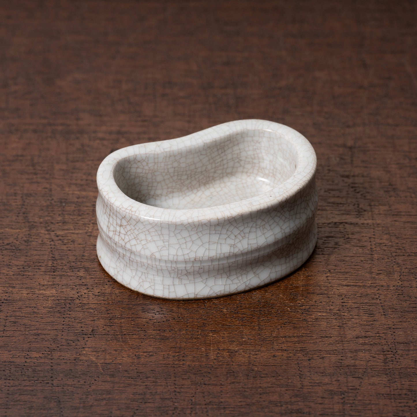 清代 哥釉弧形筆洗