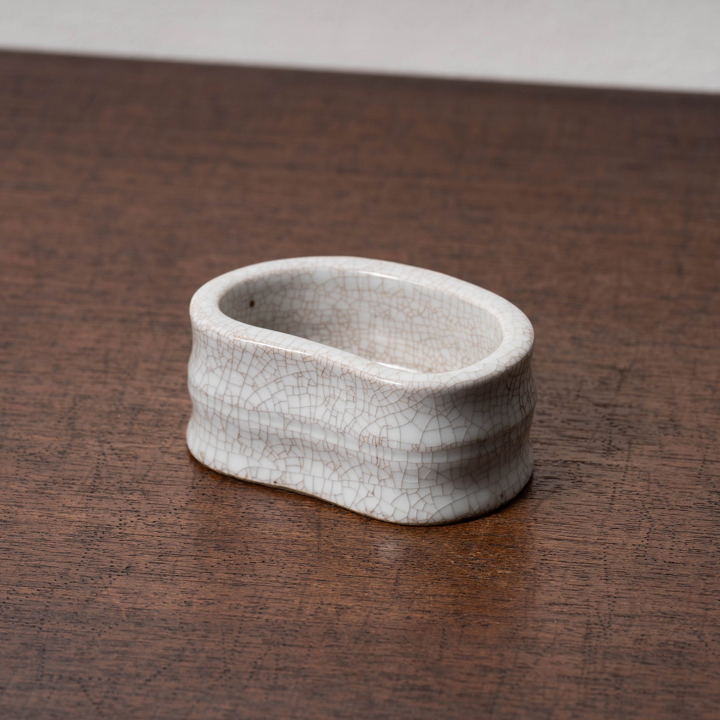 清代 哥釉弧形筆洗