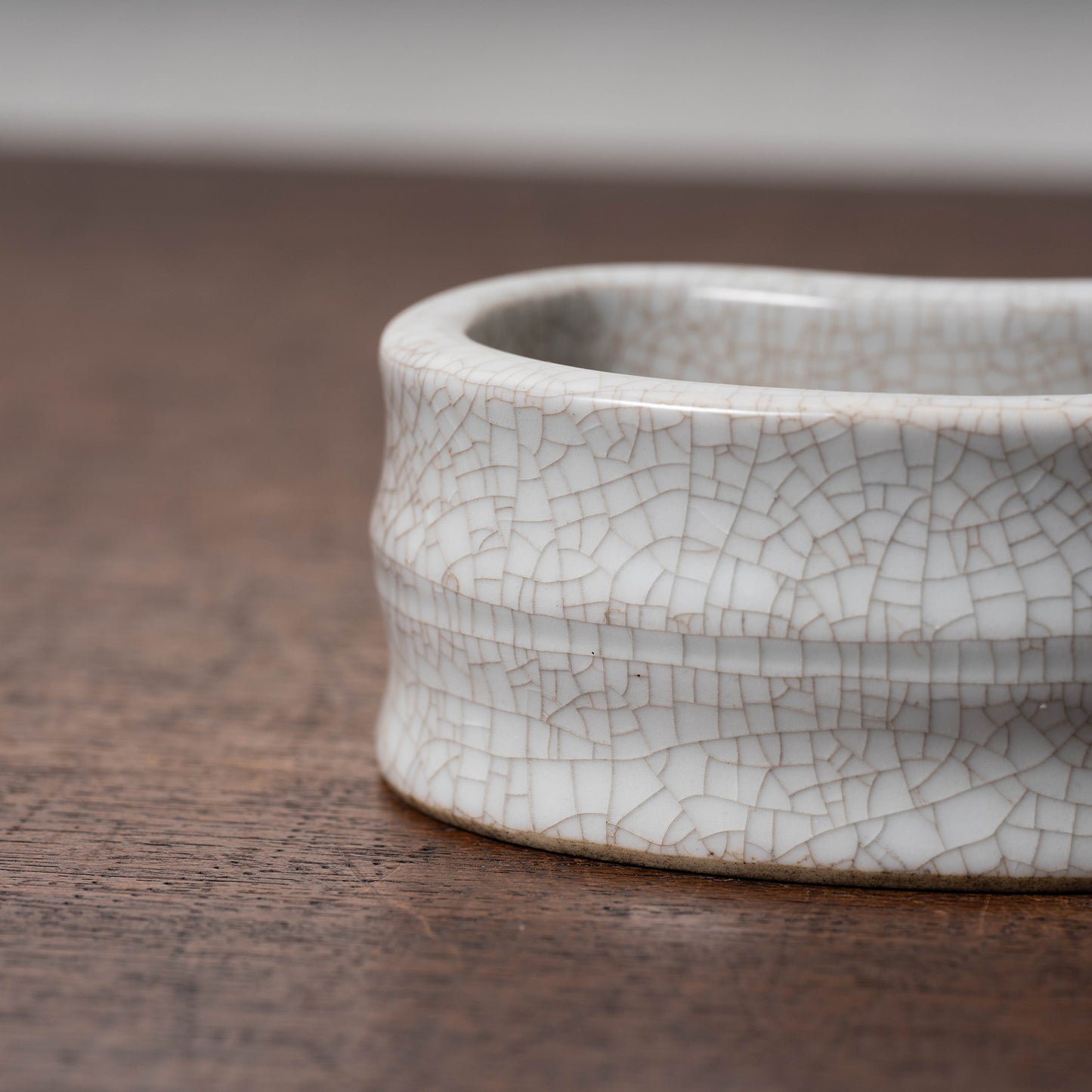 清代 哥釉弧形筆洗