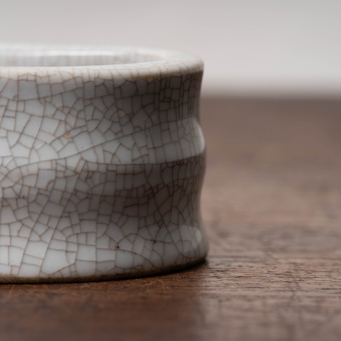 清代 哥釉弧形筆洗