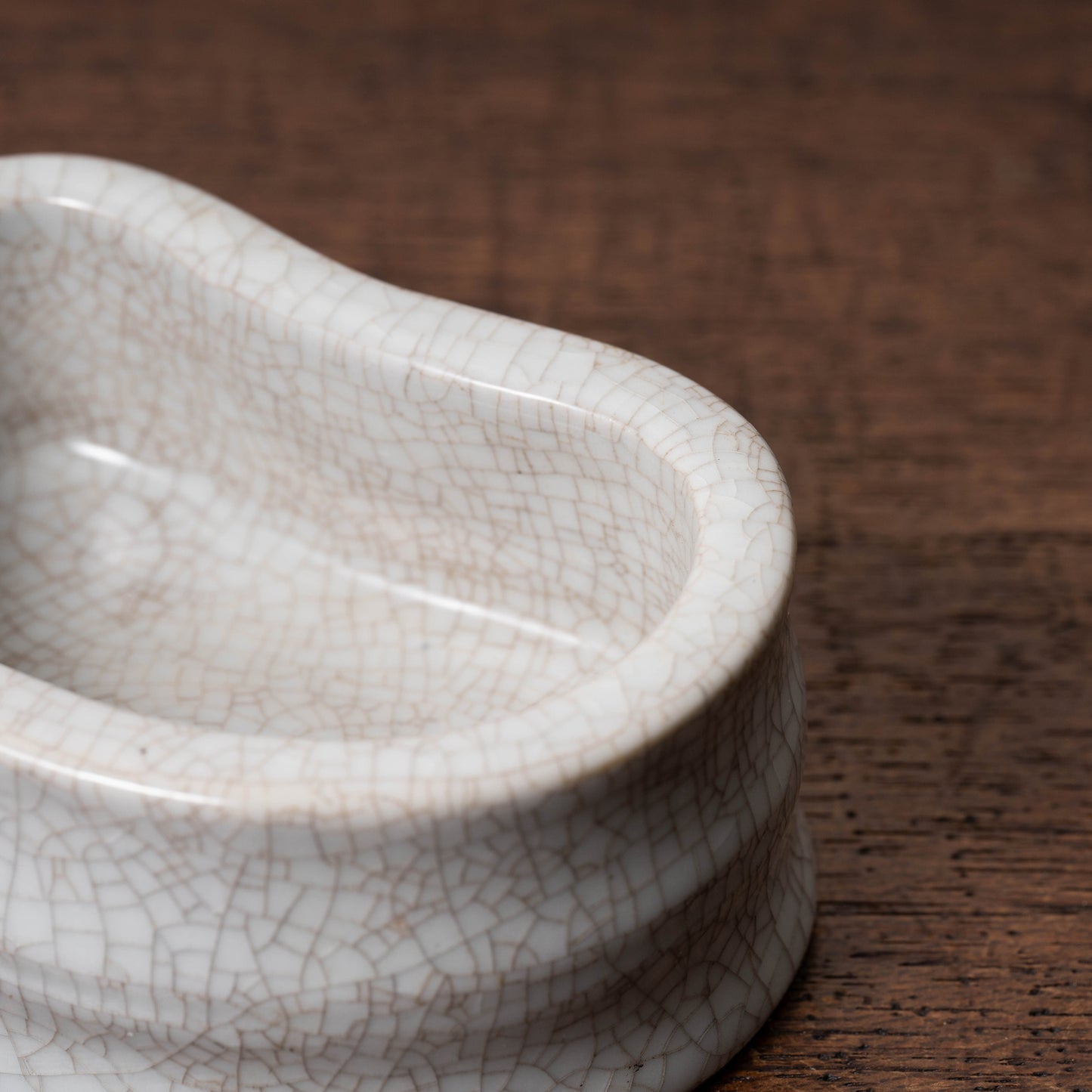 清代 哥釉弧形筆洗