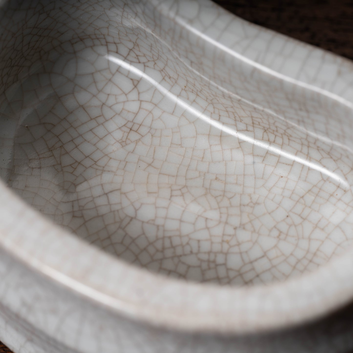 清代 哥釉弧形筆洗