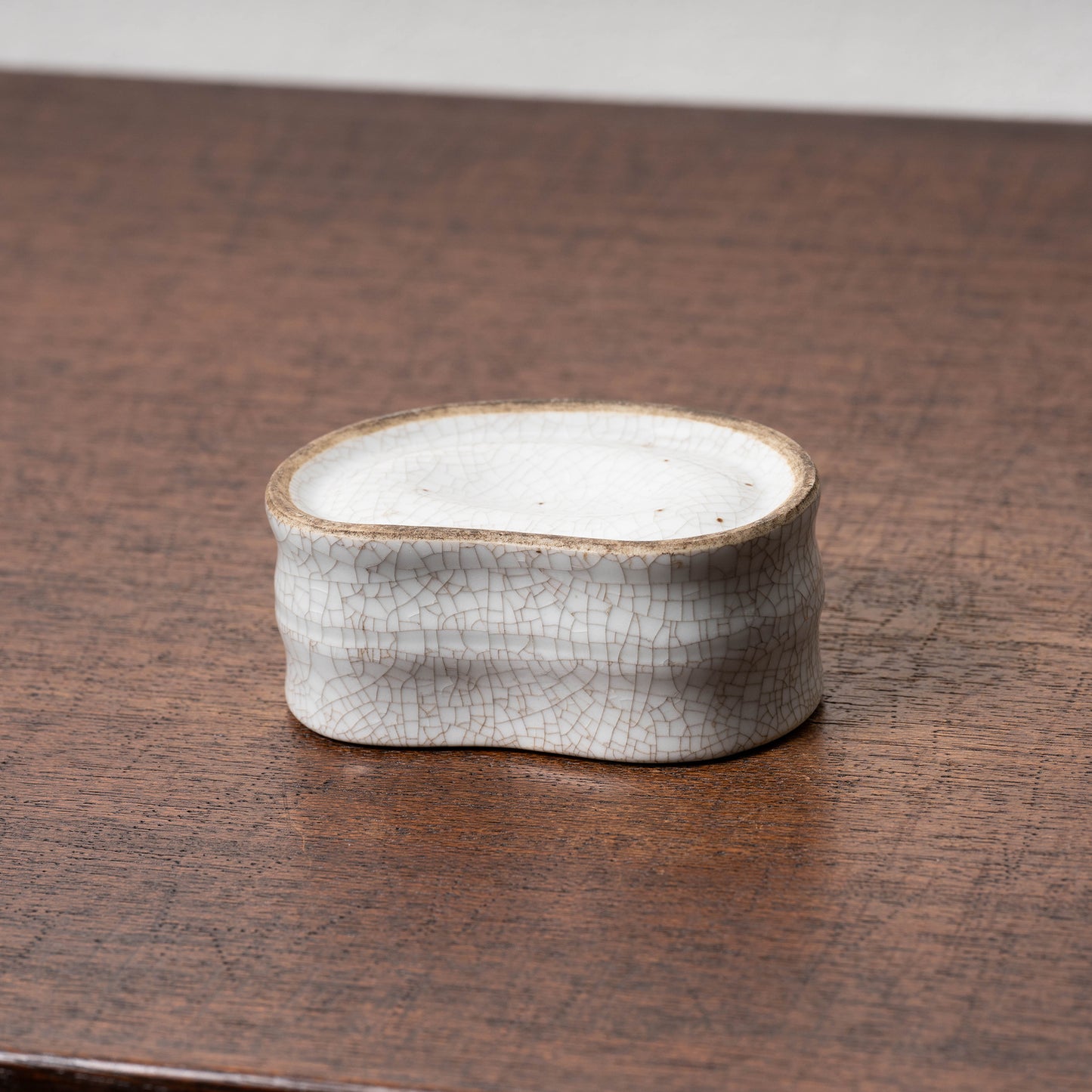 清代 哥釉弧形筆洗