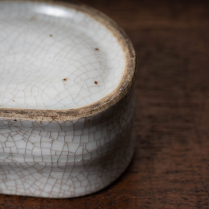 清代 哥釉弧形筆洗