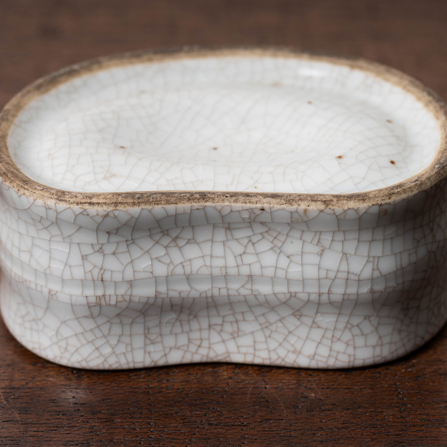 清代 哥釉弧形筆洗