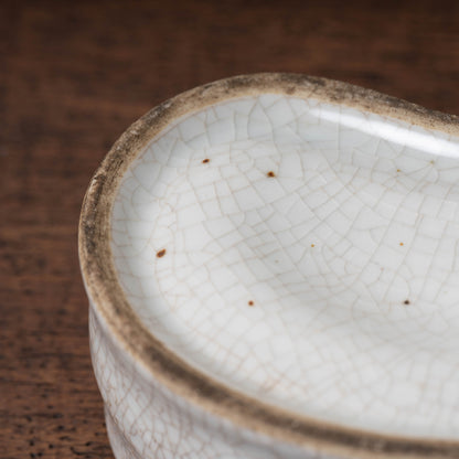 清代 哥釉弧形筆洗