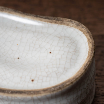 清代 哥釉弧形筆洗