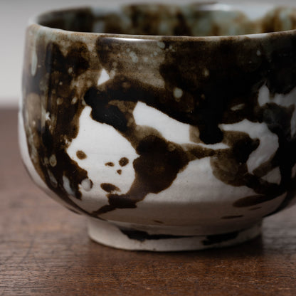 李朝 分院手鉄斑半筒形碗