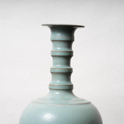 北宋 汝窯青磁盤口弦文長頸瓶