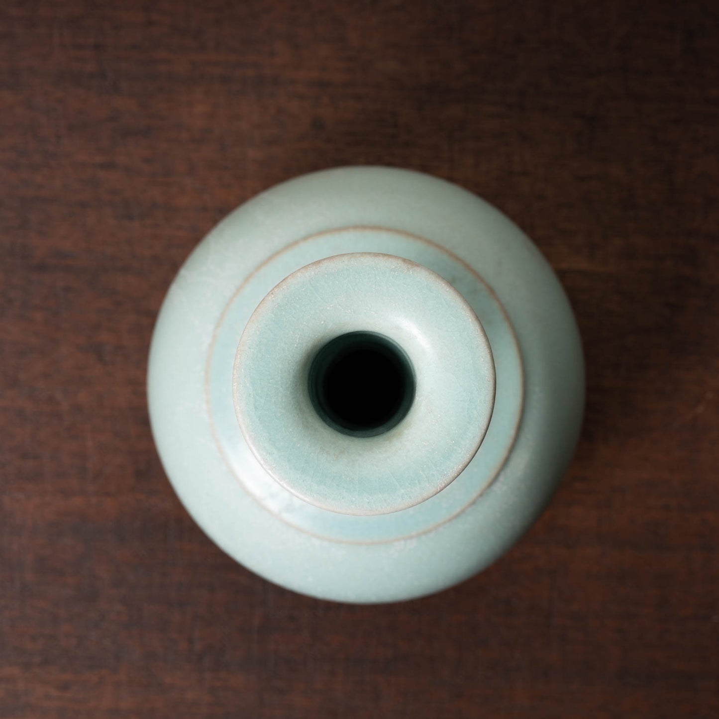 北宋 汝窯青磁盤口弦文長頸瓶