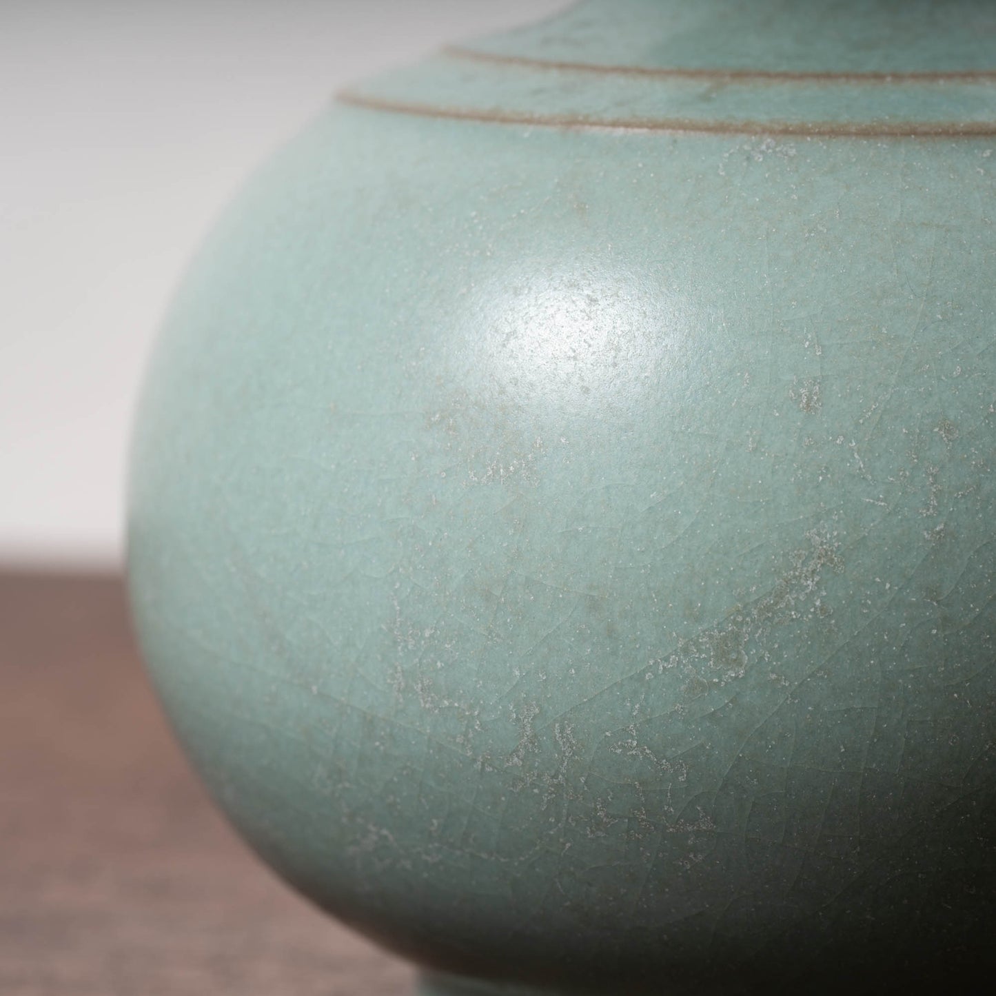 北宋 汝窯青磁盤口弦文長頸瓶