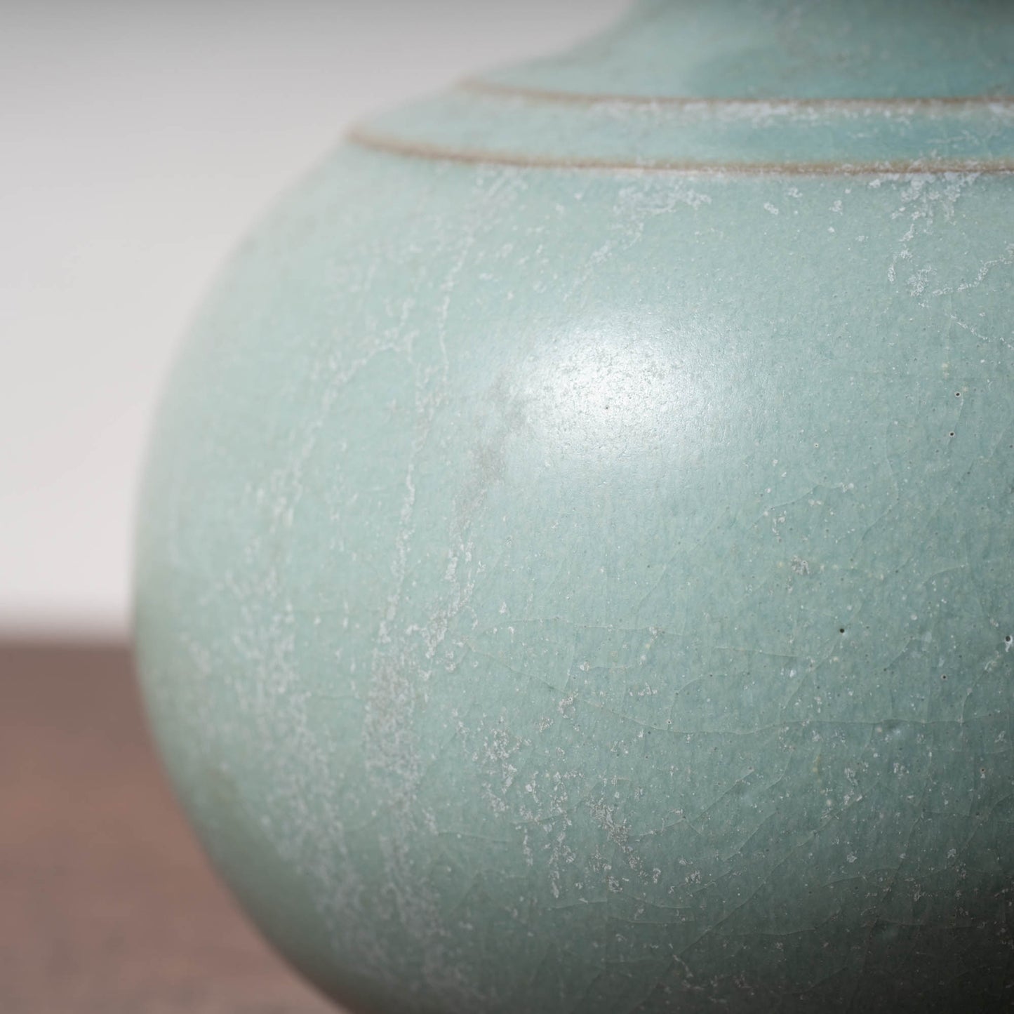 北宋 汝窯青磁盤口弦文長頸瓶