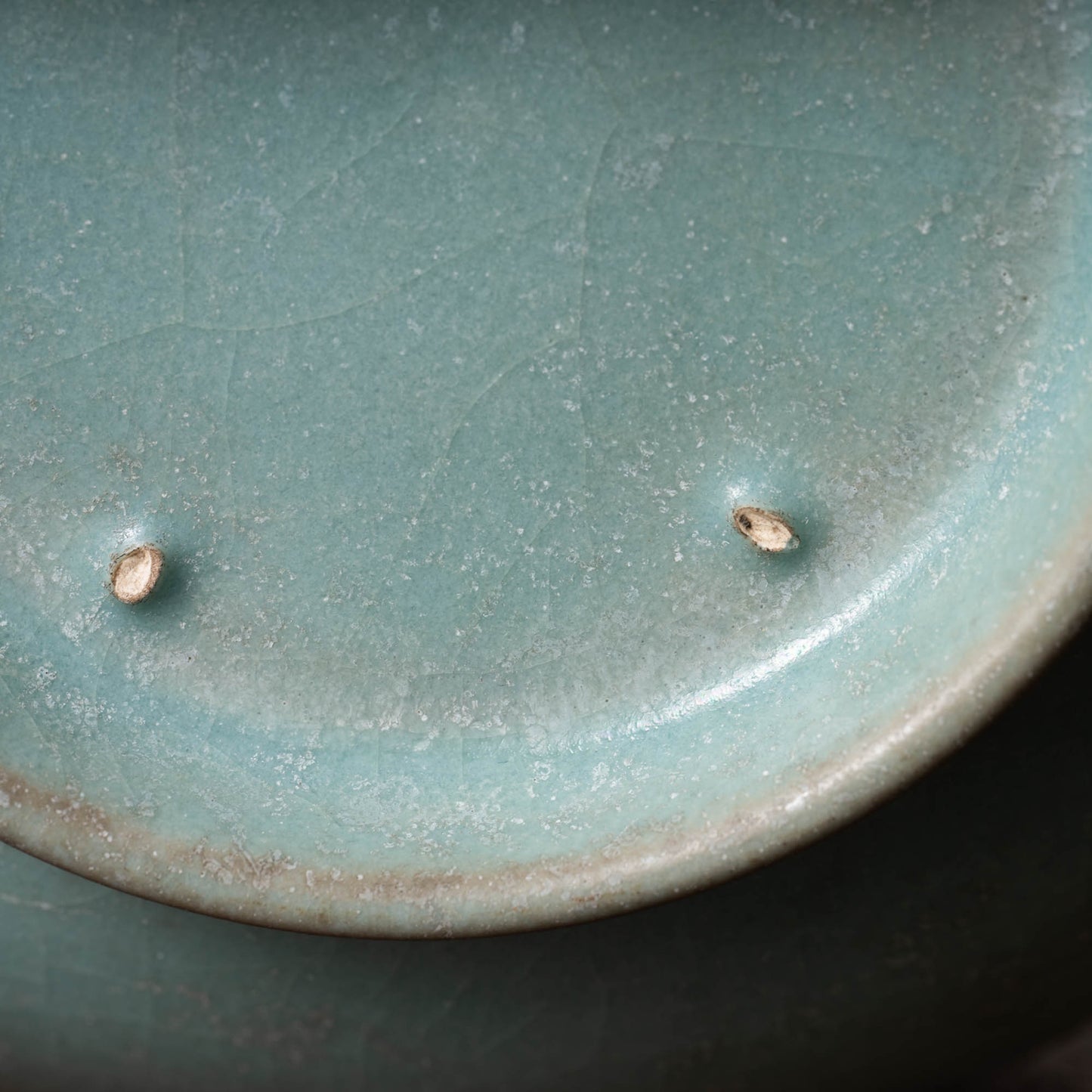 北宋 汝窯青磁盤口弦文長頸瓶