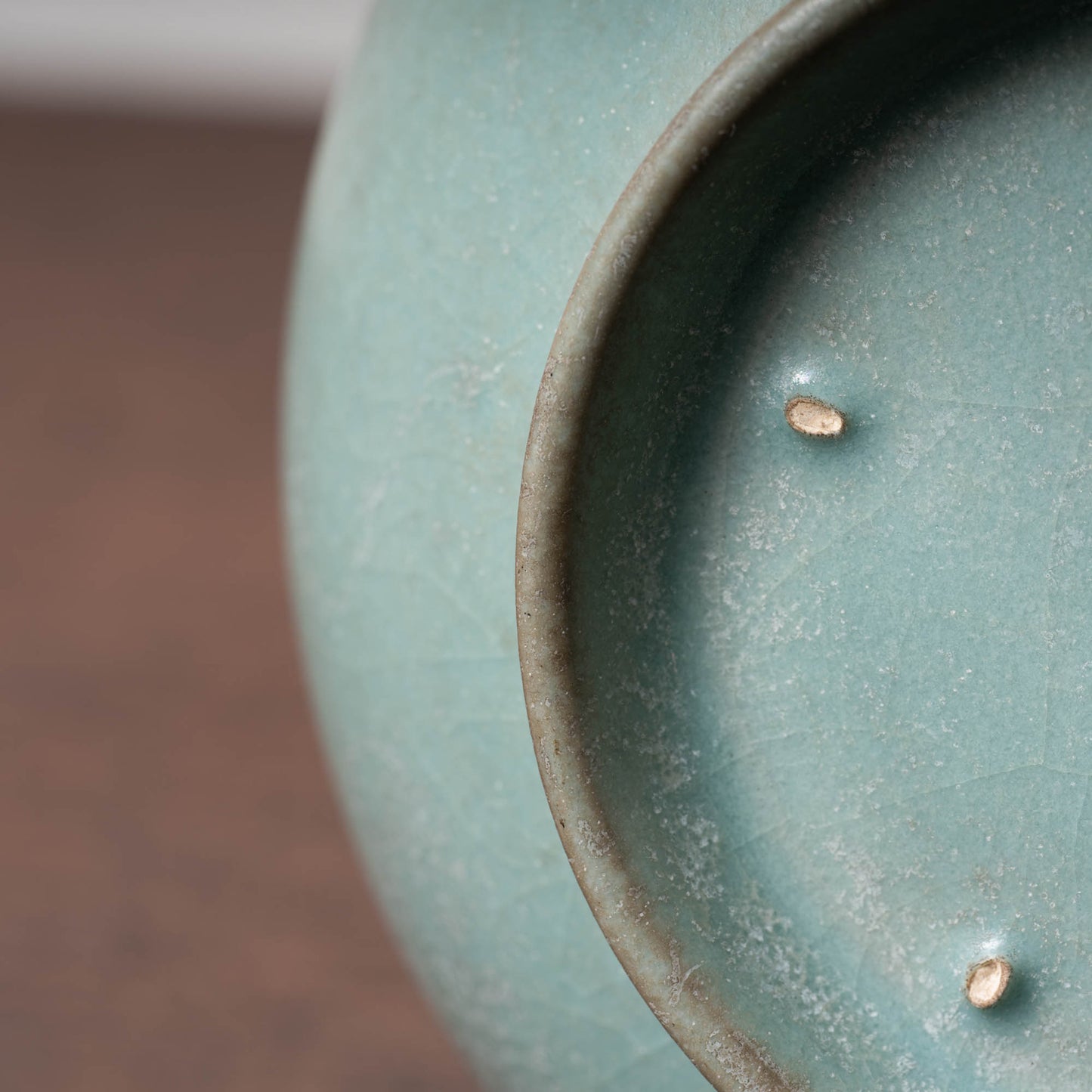 北宋 汝窯青磁盤口弦文長頸瓶