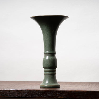 南宋官窯 青磁觚式瓶