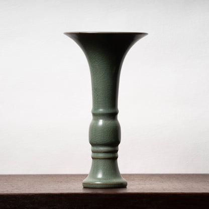 南宋官窯 青磁觚式瓶