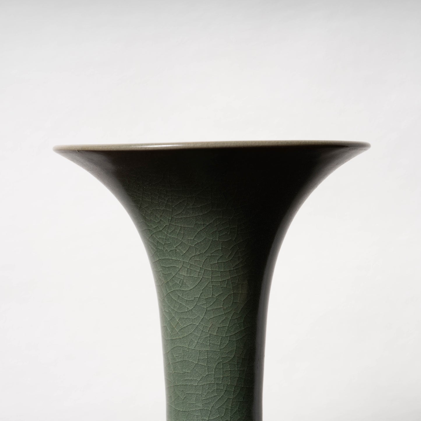 南宋官窯 青磁觚式瓶