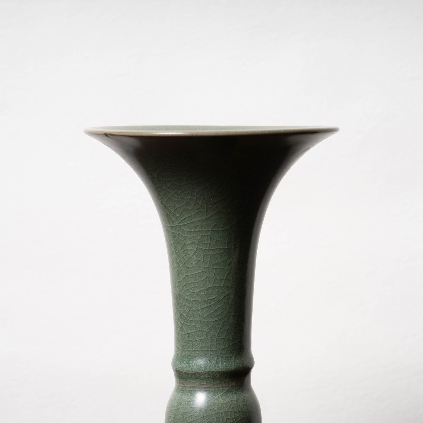 南宋官窯 青磁觚式瓶