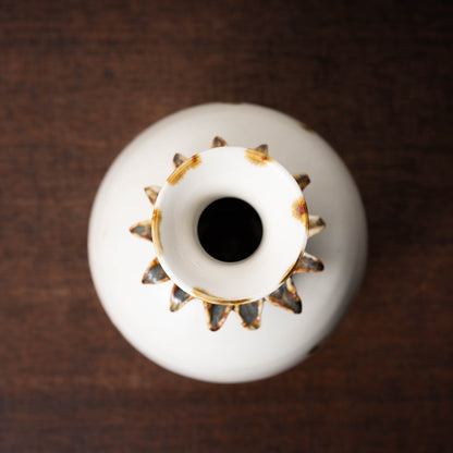 唐代 邢州窯 白釉鉄斑草飾瓶