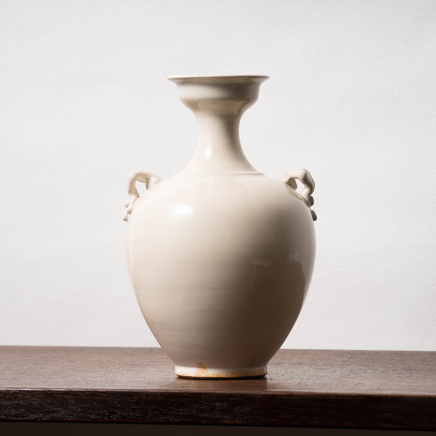 唐代 邢州窯 白磁盤口双耳瓶「大盈」銘