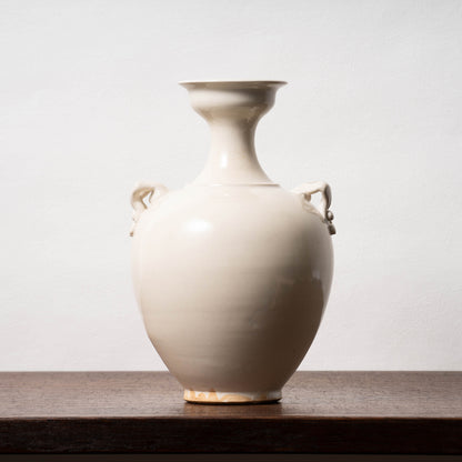 唐代 邢州窯 白磁盤口双耳瓶「大盈」銘