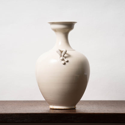 唐代 邢州窯 白磁盤口双耳瓶「大盈」銘