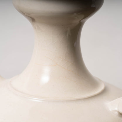 唐代 邢州窯 白磁盤口双耳瓶「大盈」銘