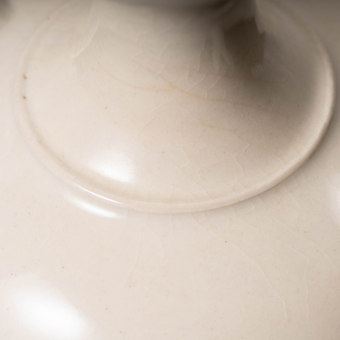 唐代 邢州窯 白磁盤口双耳瓶「大盈」銘