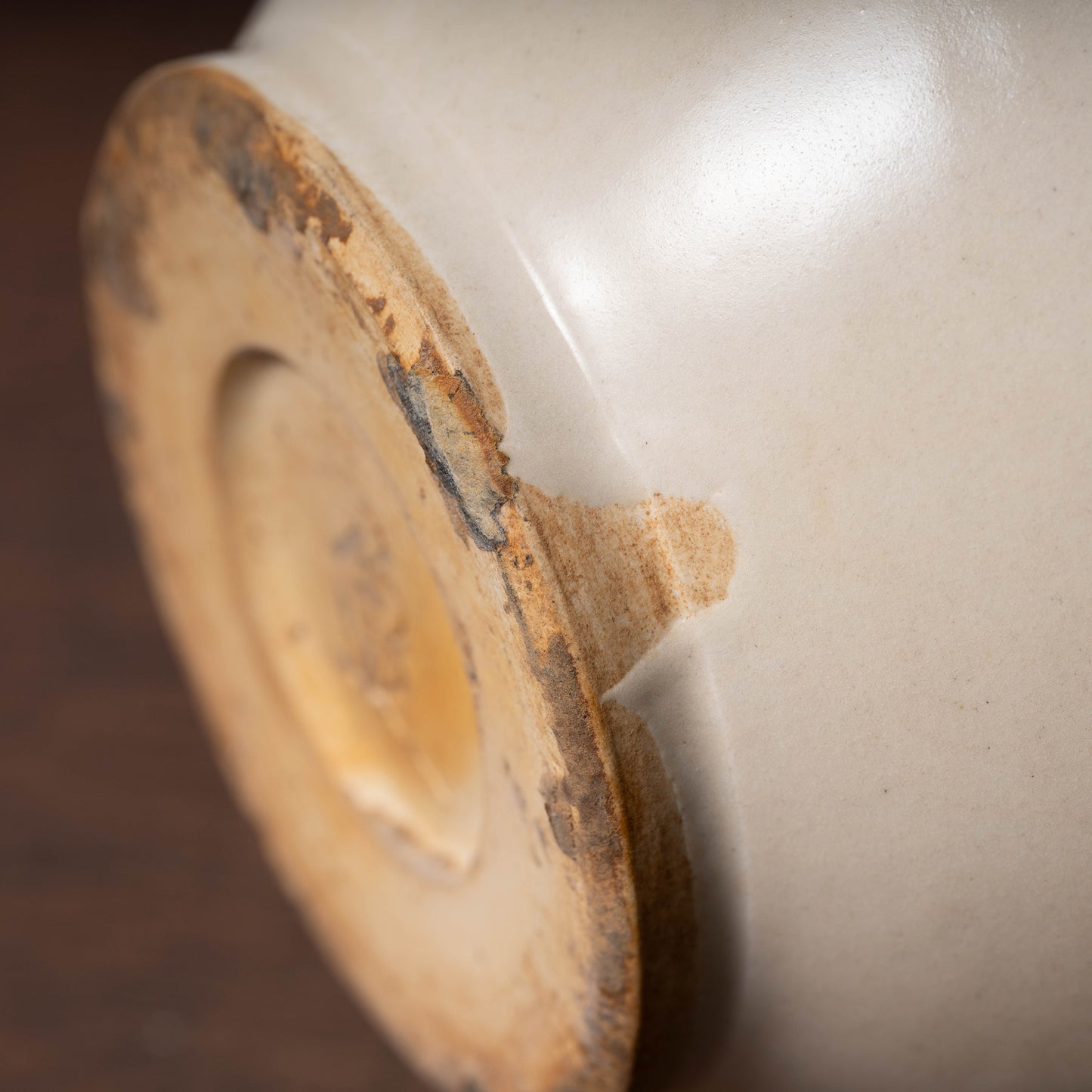 唐代 邢州窯 白磁盤口双耳瓶「大盈」銘