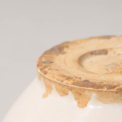 唐代 邢州窯 白磁盤口双耳瓶「大盈」銘