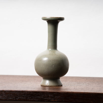 北宋 越州窯青磁盤口長頸瓶