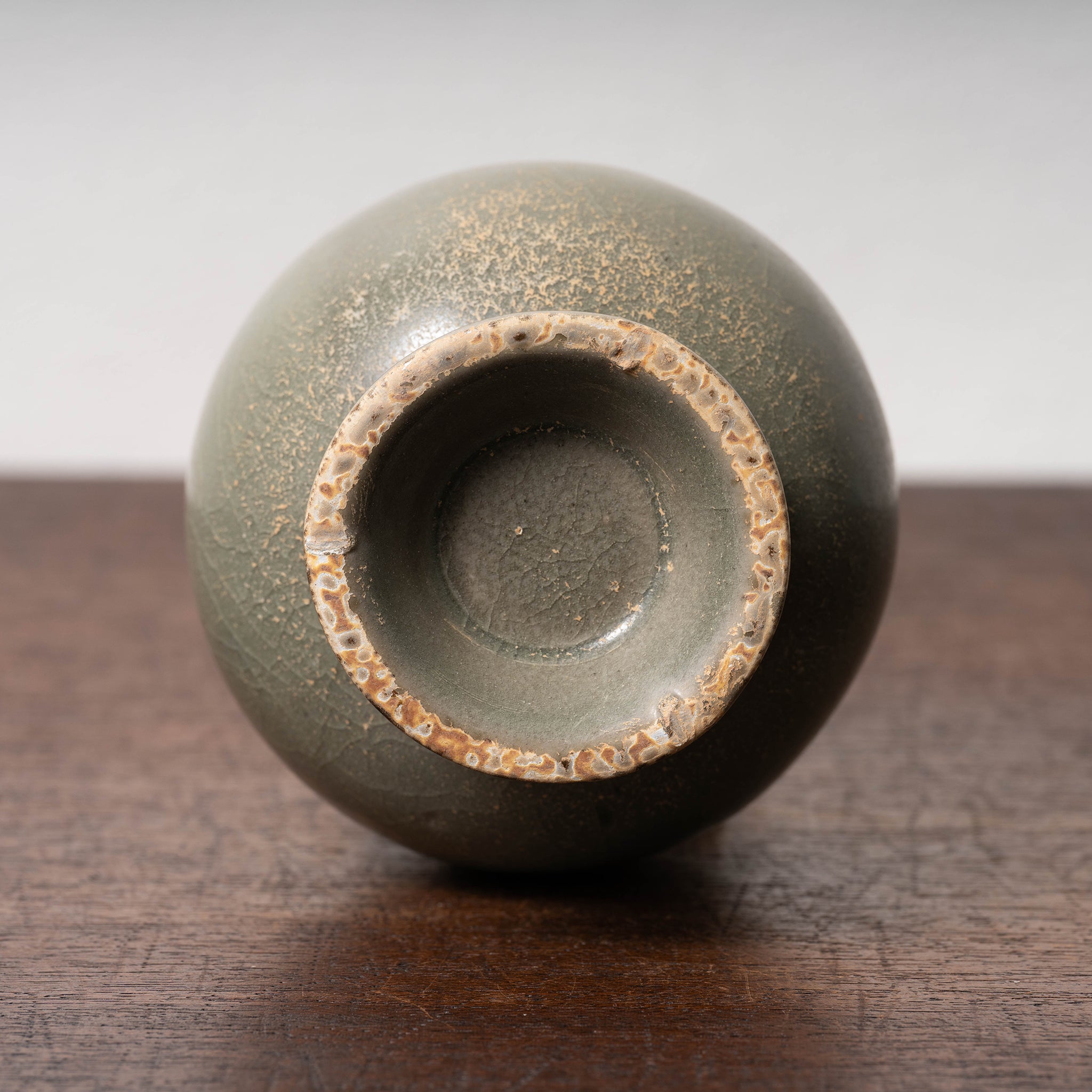 北宋 越州窯青磁盤口長頸瓶 – 燦禾 SANKA