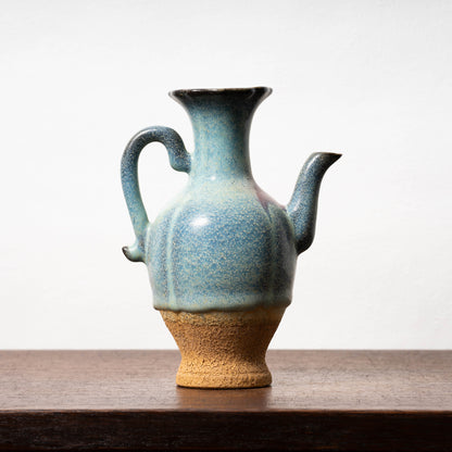 北宋 鈞窯 澱青釉紫斑瓜棱花口水注