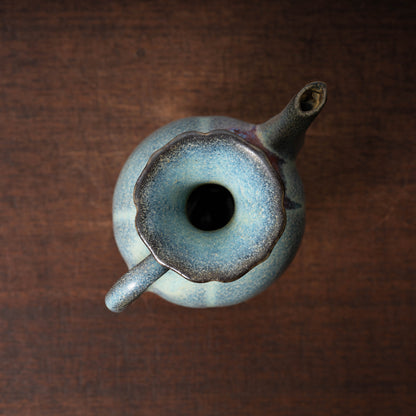 北宋 鈞窯 澱青釉紫斑瓜棱花口水注