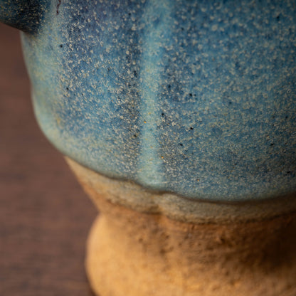 北宋 鈞窯 澱青釉紫斑瓜棱花口水注