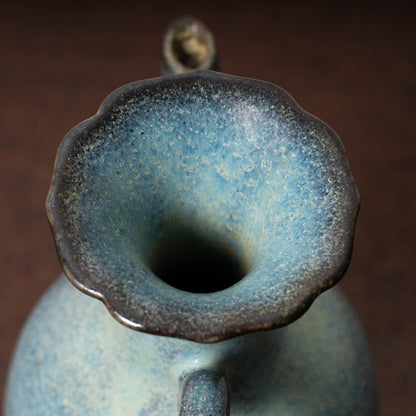 北宋 鈞窯 澱青釉紫斑瓜棱花口水注