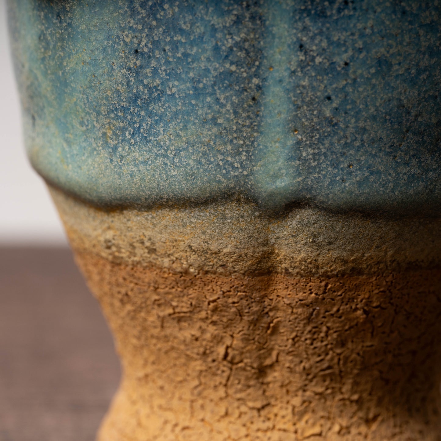 北宋 鈞窯 澱青釉紫斑瓜棱花口水注