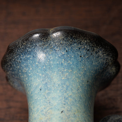 北宋 鈞窯 澱青釉紫斑瓜棱花口水注