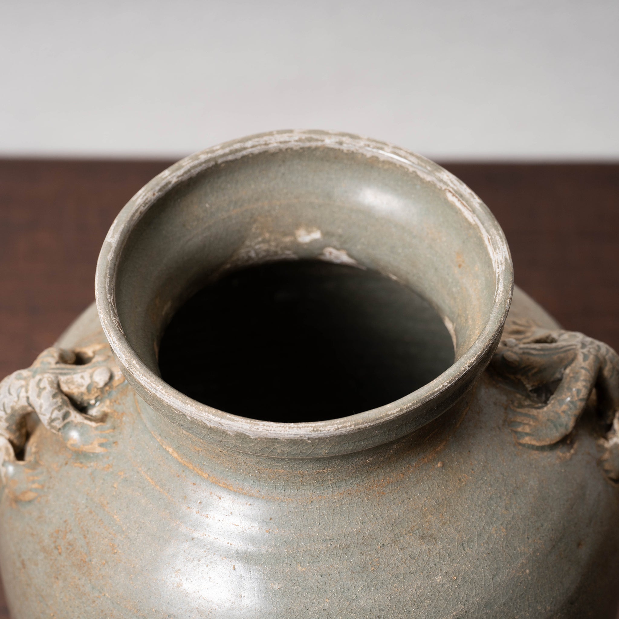 高麗 青磁象嵌草花文獣耳扁壺 – 燦禾 SANKA