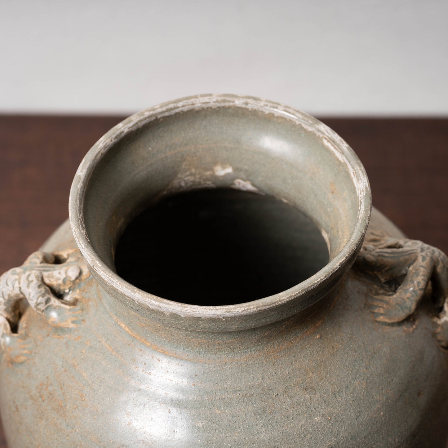 高麗 青磁象嵌草花文獣耳扁壺