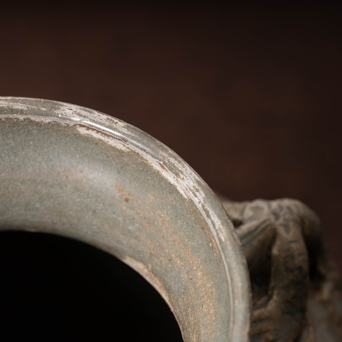 高麗 青磁象嵌草花文獣耳扁壺