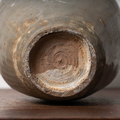 高麗 青磁象嵌草花文獣耳扁壺