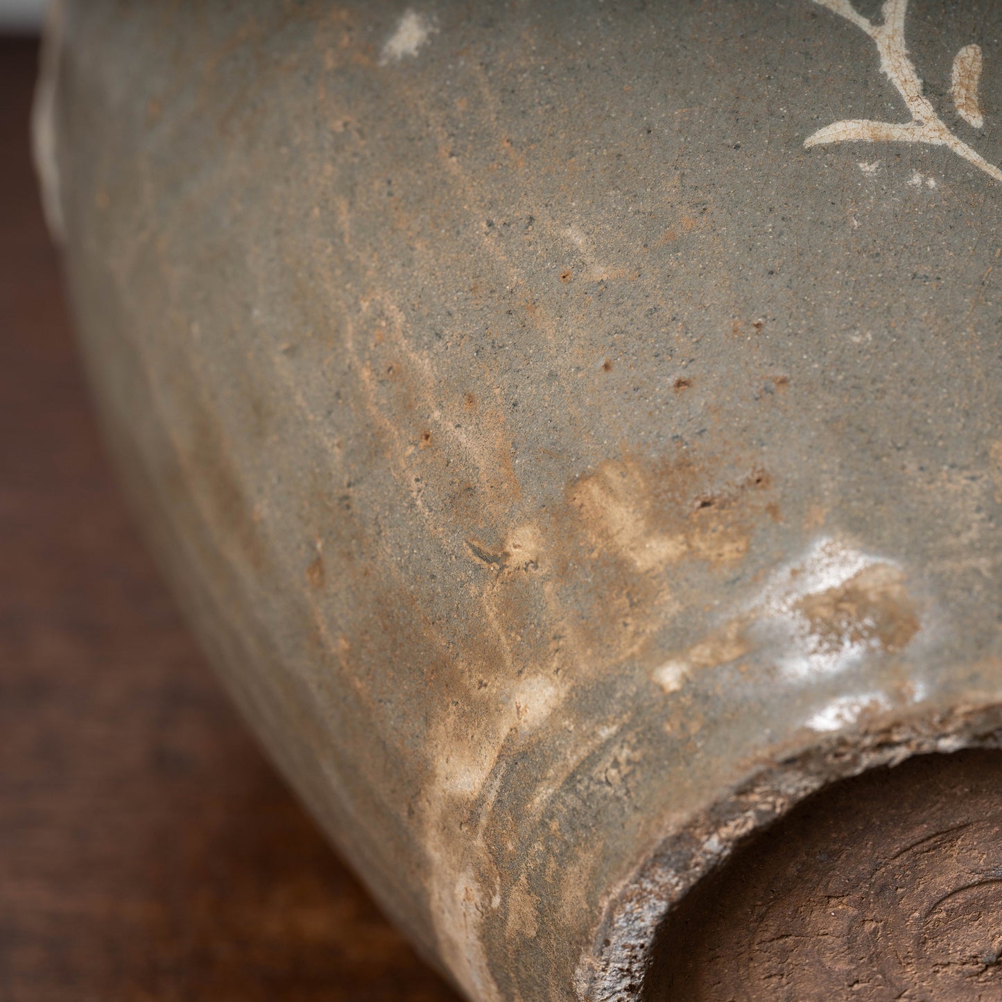 高麗 青磁象嵌草花文獣耳扁壺