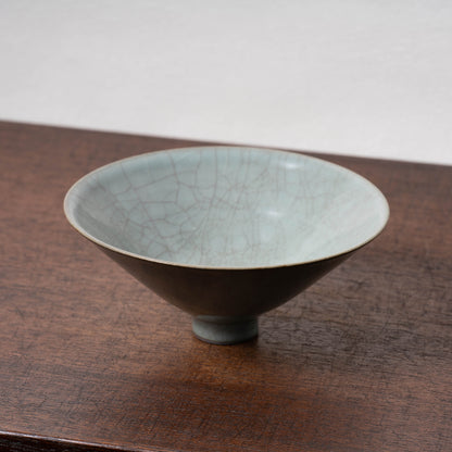 Southern Song Dynasty Guan Ware Celadon Tea Bowl with Conical Hat Shaped