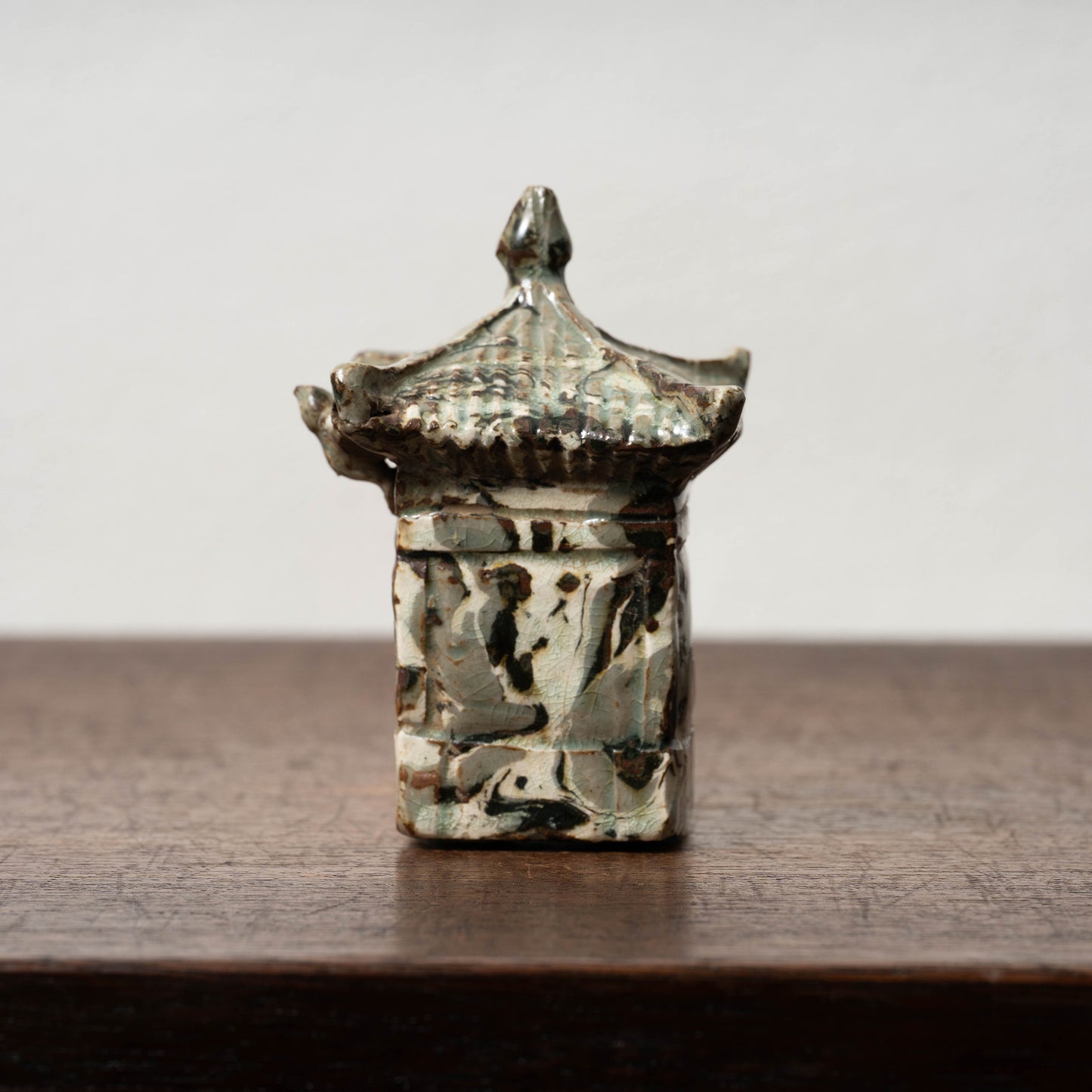 Goryeo Marbled Celadon House-Shaped Water Dropper