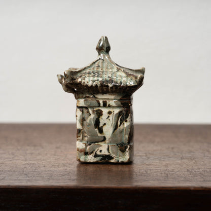 Goryeo Marbled Celadon House-Shaped Water Dropper