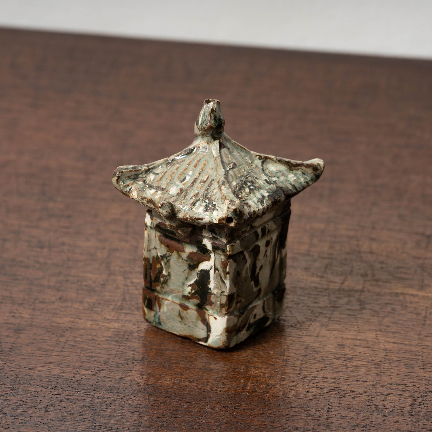 Goryeo Marbled Celadon House-Shaped Water Dropper