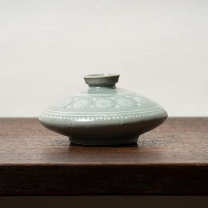 Goryeo Celadon Oil Pot with Inlaid Chrysanthemum Design