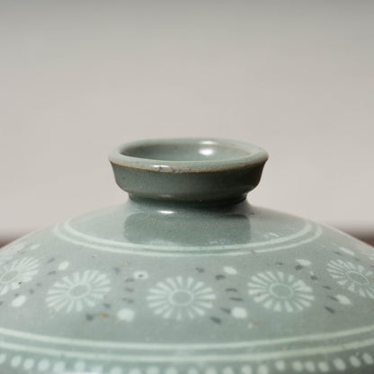 Goryeo Celadon Oil Pot with Inlaid Chrysanthemum Design