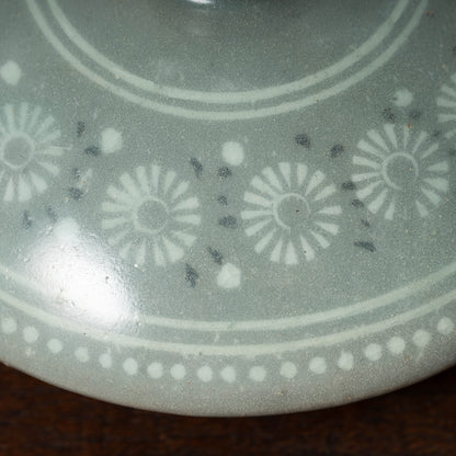 Goryeo Celadon Oil Pot with Inlaid Chrysanthemum Design